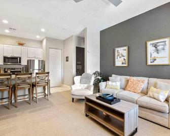 La Quinta Gem 1 Br Pool Hot Tub Sleeps 4 - La Quinta - Salon