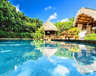 The Wonderkoi House A Magical Japanese Koi Garden - Homestead - Pool