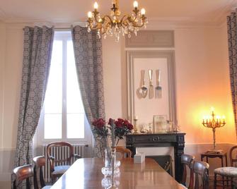 Le Logis d'Epargnes B&B and Gite - Épargnes - Salle à manger
