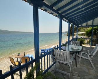 Seahorse Cottage on the beach - Alonnisos - Balcony