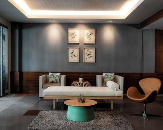Pattra Mansion By Aksara Collection - עיירת פוקט - טרקלין