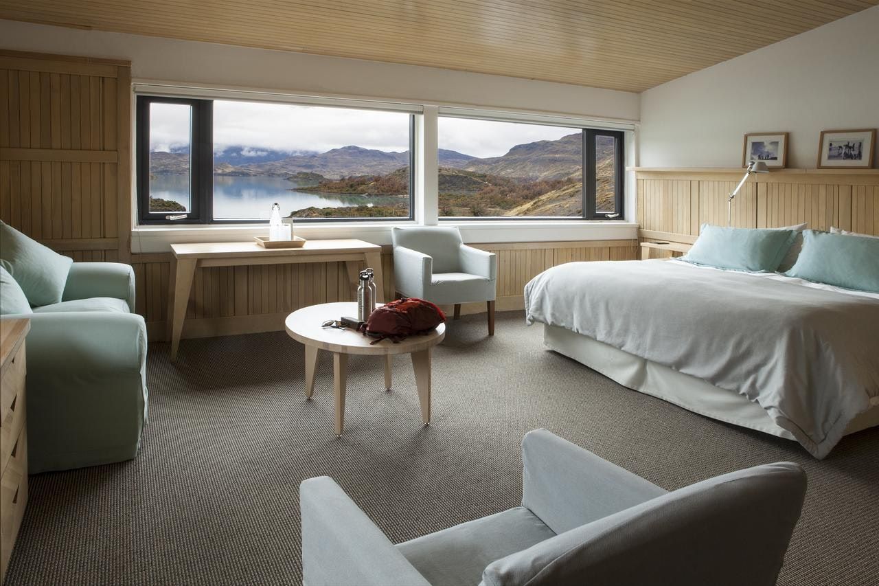 إكسبلورا أون توريس ديل باين