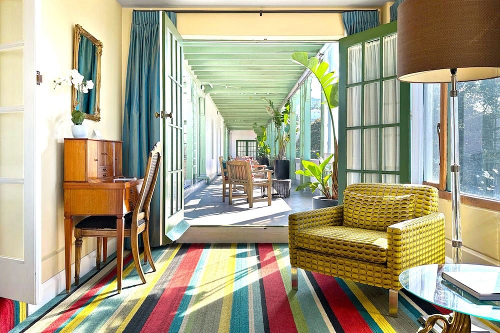 Art Deco Masonic Hotel - נפייר - סלון