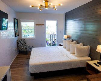 Devon Shores - King Suite - Clearwater Beach - Bedroom
