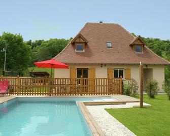 Holiday Home in Loubressac with Pool & Garden - Loubressac - Zwembad