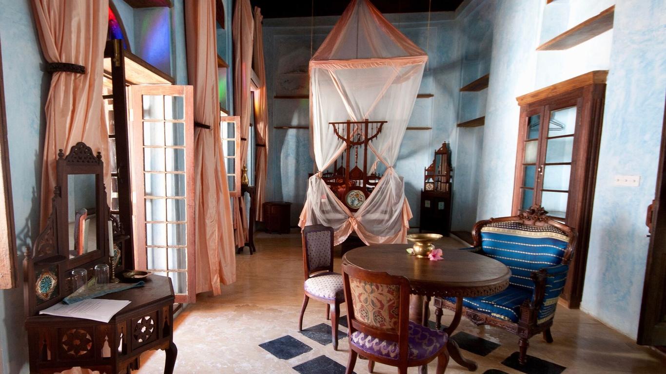 Emerson Spice Hotel