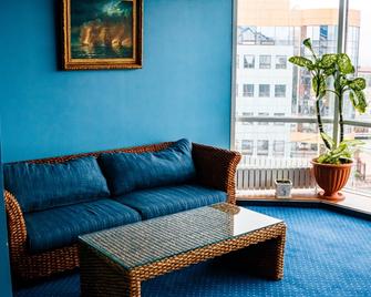Komandor Hotel - Yuzhno-Sakhalinsk - Living room