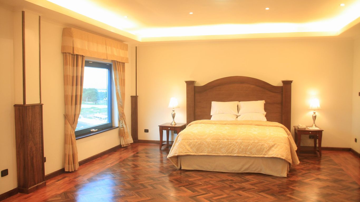 بالمز أيربورت سيتي فورميرلي هوليداي إن