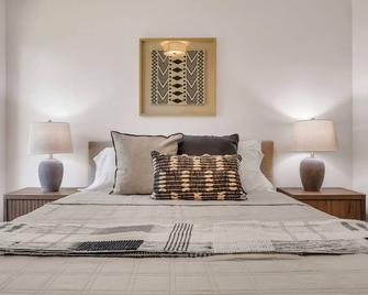 Chic 3/2 Near Downtown Gvl, Greer & Travelers Rest - Taylors - Bedroom