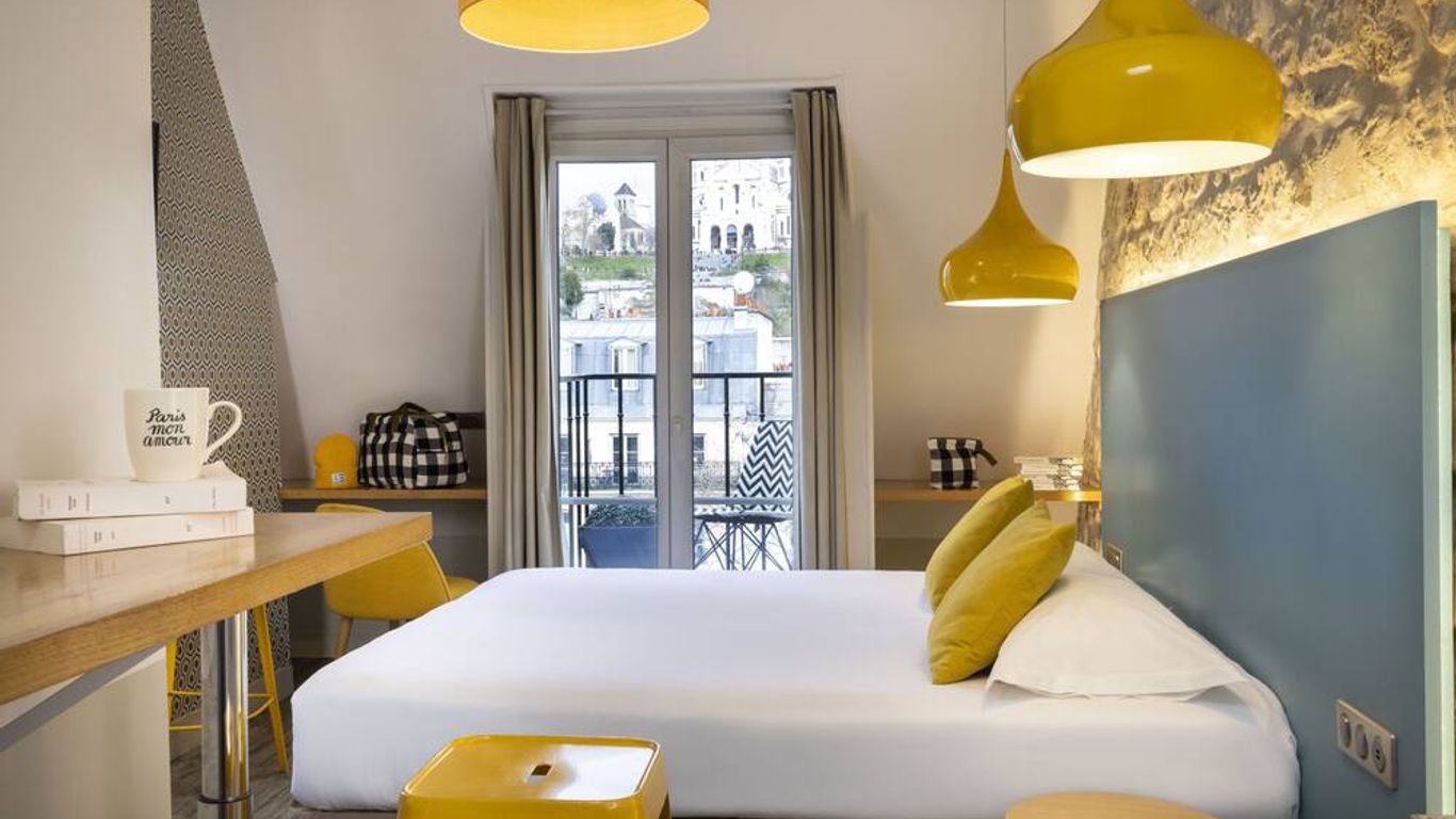 Le Regent Montmartre by Hiphophostels