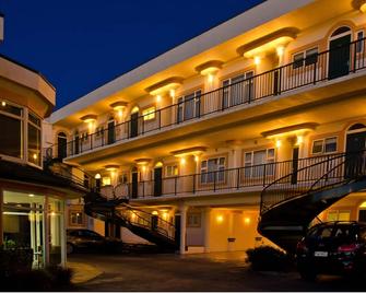 Beachfront Motel - Napier - Building
