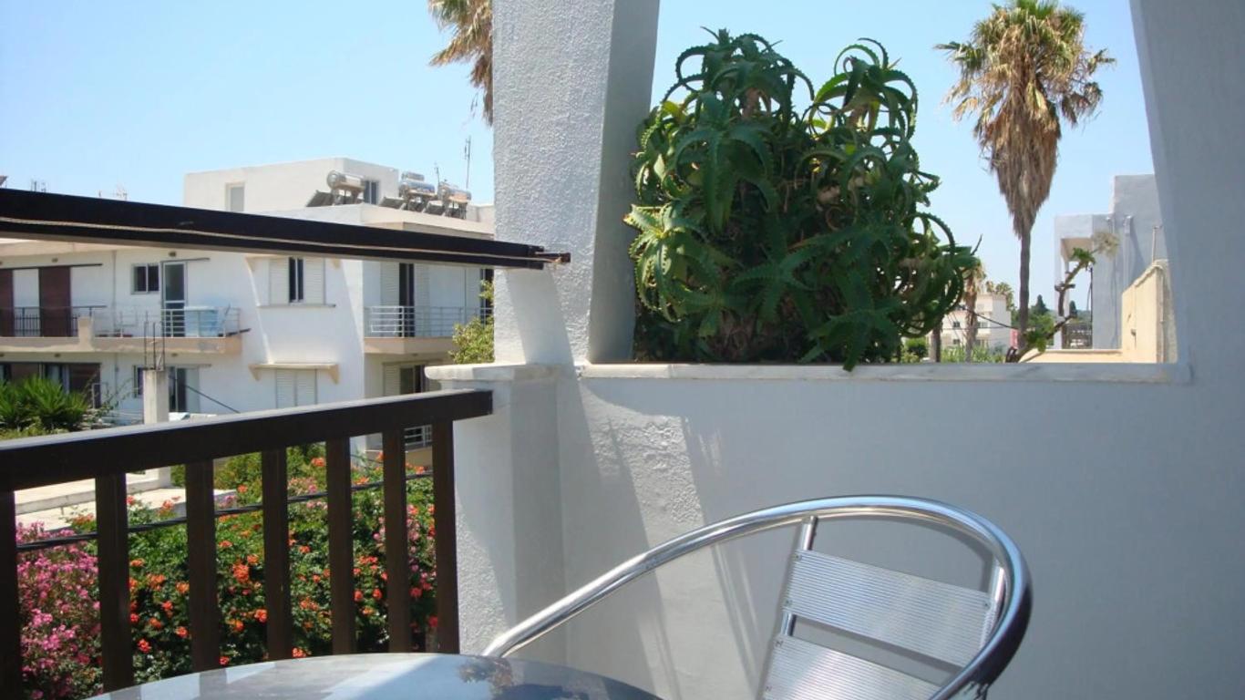 Karis Hotel