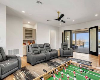 Captain's Cove Retreat New Listing Concierge Services - Horseshoe Bay