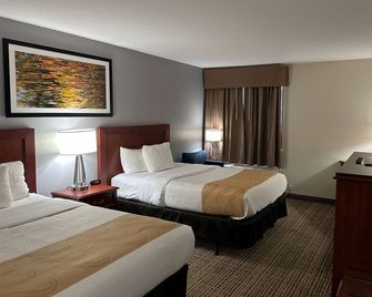 Baymont by Wyndham South Bend Near Notre Dame - סאות' בנד - חדר שינה
