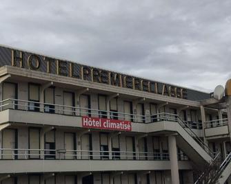 Premiere Classe Bourges (6 Kms Du Centre-Ville) - Bourges - Bygning