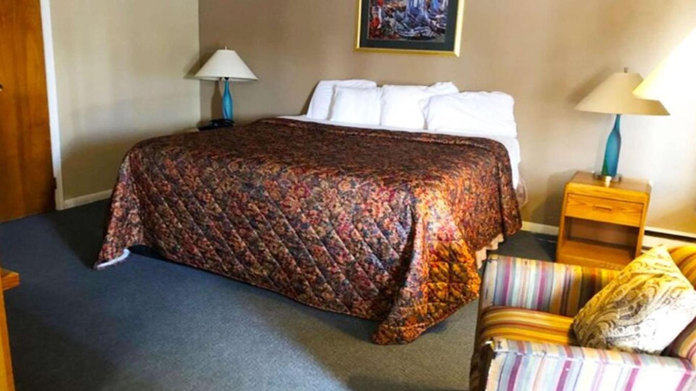 Village Inn Motel Holt