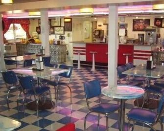 Village West Resort & Hotel - Spirit Lake - Restaurant