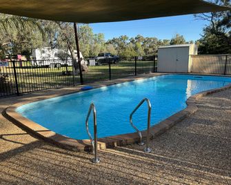Hay Caravan Park - Hay - Piscina