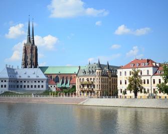 WenderEDU Business Center - Wroclaw - Building