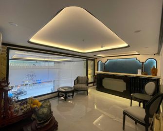 Royal Hotel Ha Noi - האנוי - דלפק קבלה