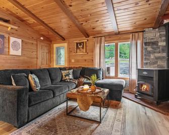Katskill Mountain Lodge- New Hot Tub, Gym & Game Room - Bloomville - Sala de estar