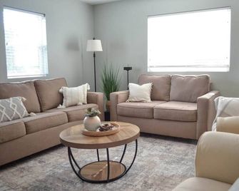 Lake Wawasee, Outdoor Tv, Surround Sound, Bikes - Syracuse - Sala de estar