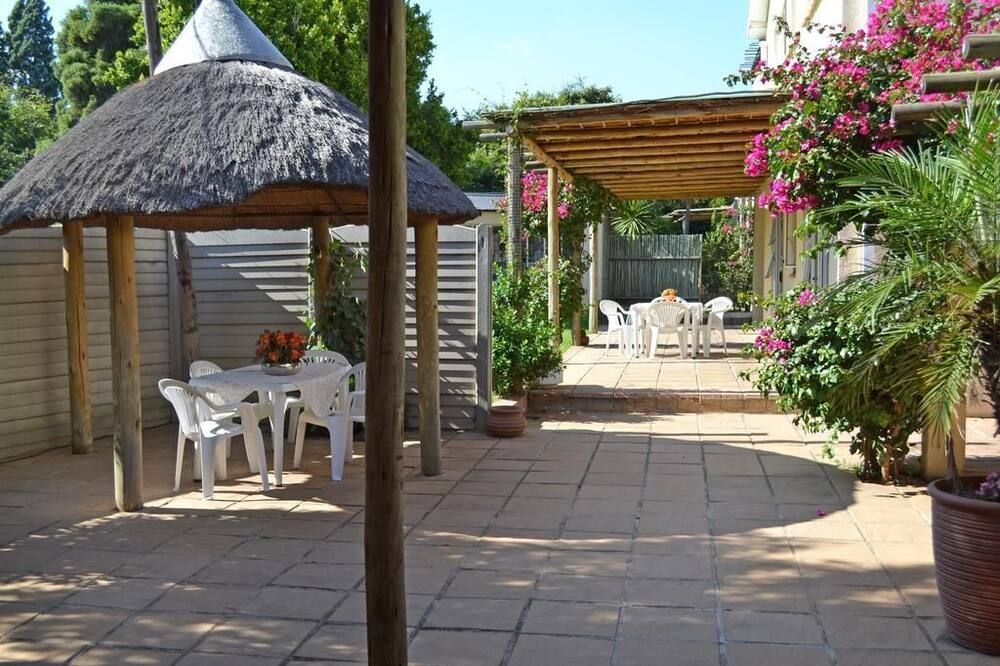 Suite 1-Doves Nest Guest House-Bed and Breakfast - Kempton Park - Innenhof