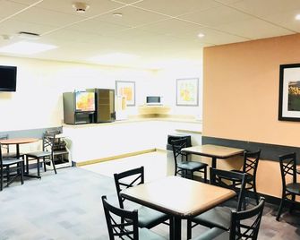 Ba Hotel - Red Deer - Restaurant