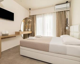 Mystery Suites and Apartments - Neoi Poroi - Chambre