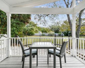 Coastal Tiny Home on Pinellas Trail w/ Heated Pool - Dunedin - Balcony