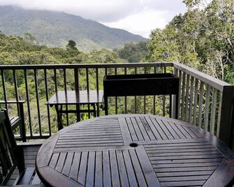 Ceaser's Place - Ranau - Balkon