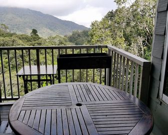 Ceaser's Place - Ranau - Balcone