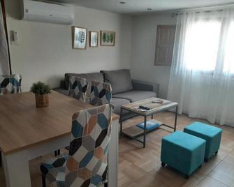 Hospital del Temple Casa Rural - Gallur - Wohnzimmer