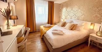 Le Royal Picardie - Albert - Bedroom