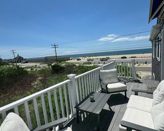 Ocean Cottage for 2 (maybe 4 - Centerville - Parveke