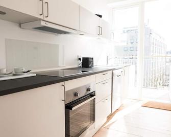 Lovely 2-BR with a large balcony in Nørrebro - 65 - Copenhagen - Kitchen
