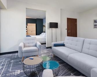 Hotel Restauracja Faleza - Jastrzębia Góra - Living room