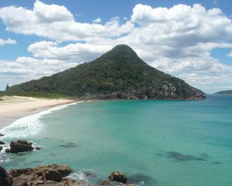 The Zenith - Shoal Bay - Strand