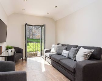 City Apartments - Monkbar Mews - York - Living room