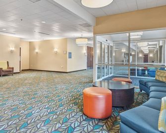 Best Western Plus The Inn at Hampton - Hampton - Aula