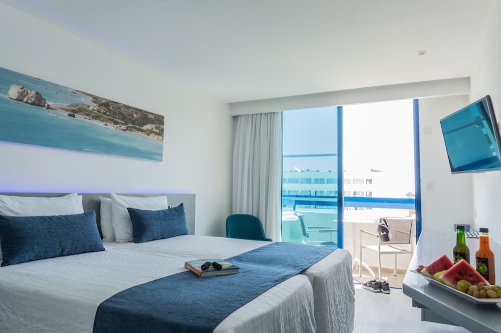 Anonymous Beach Hotel (Adults 16+) - איה נאפה - חדר שינה