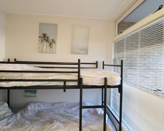 Sunny apartment directly on the Heegermeer - Heeg - Bedroom