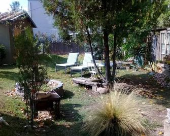 Mendoza Leisure Time Guest House Chacras de Coria - Chacras de Coria - Patio