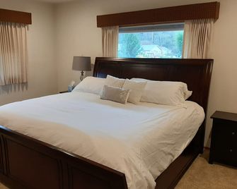 Peaceful Island Getaway Just Minutes from the San Juan Ferry! - Anacortes - Slaapkamer