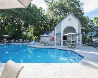 Coral Reef Resort - Hilton Head Island - Pool