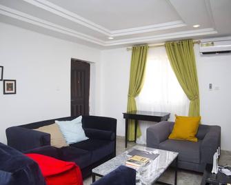 Aro | Classic 2bed Apartment (Lifecamp, Abuja) - Abuja - Salon