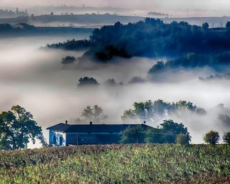 Agriturismo Cascina Favorita - Alfiano Natta - Outdoors view