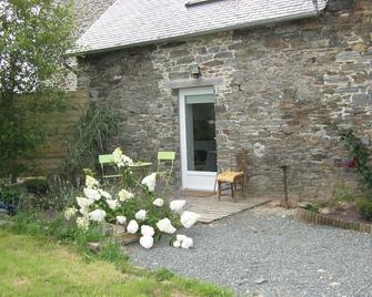 cottage at the foot of the mountains of arrée, 10 minutes of Morlaix Bay - Pleyber-Christ - Patio