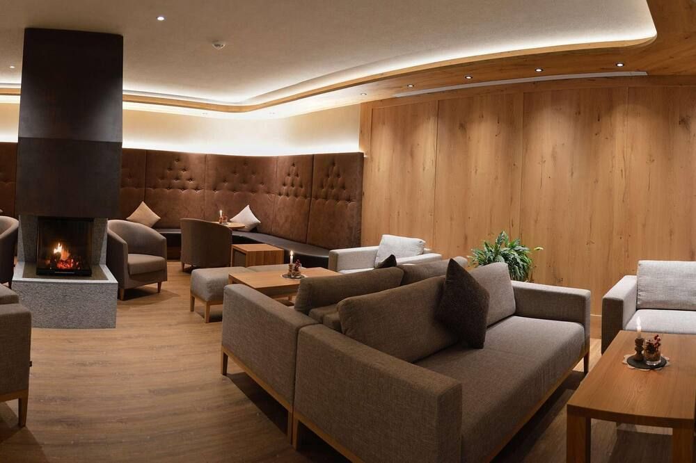 هوتل ترينكر