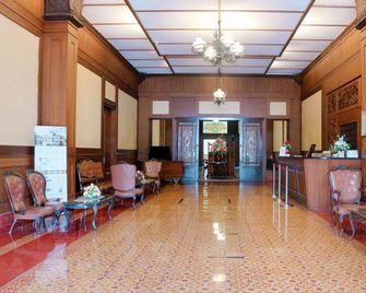 Hotel Candi Baru - Semarang - Rezeption